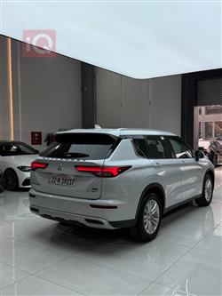 ميتسوبيشي اوتلاندر